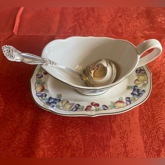 Arbutus Gravy Ladle - Picture 8 of 9